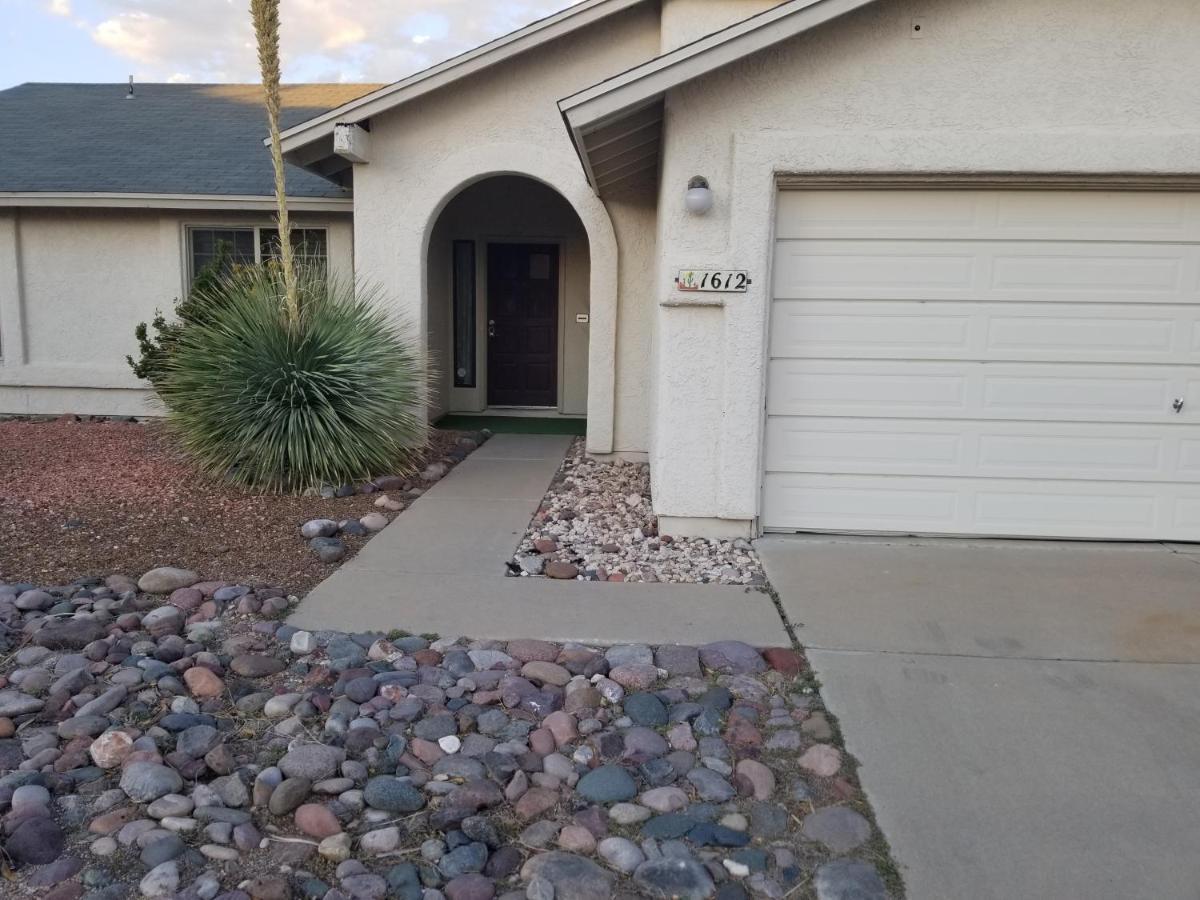 Quiet Neighborhood Off La Canada Tucson Buitenkant foto